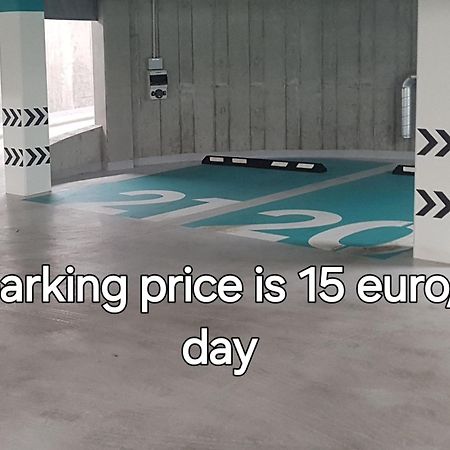 Happy Inn Egle, Self Check-In-24-7, A-C, Parking-In-The-Underground-Garage VNO Kültér fotó