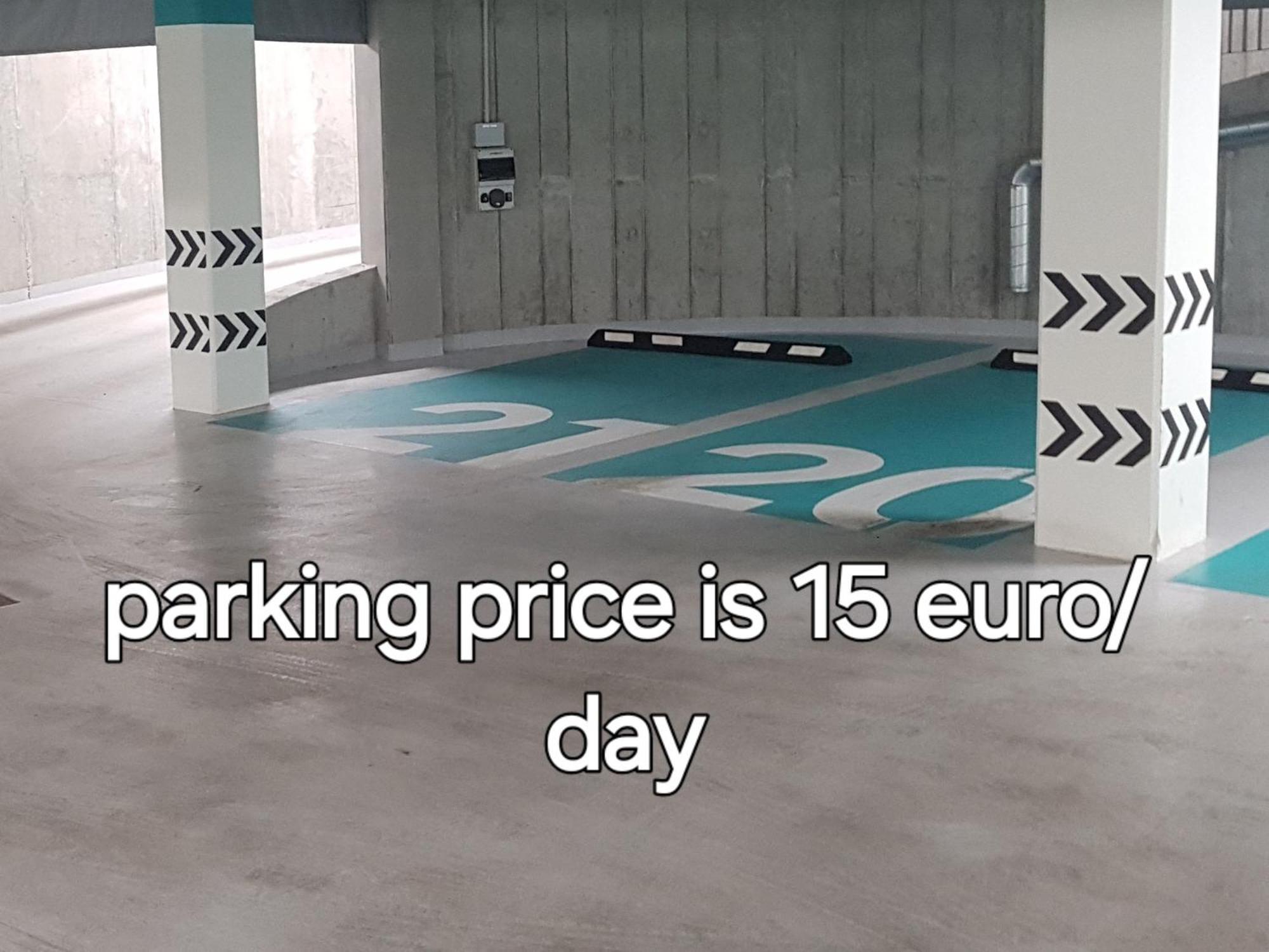 Happy Inn Egle, Self Check-In-24-7, A-C, Parking-In-The-Underground-Garage VNO Kültér fotó